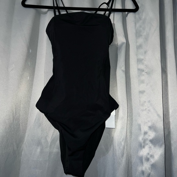 Vuori Swimsuit - Picture 1 of 9